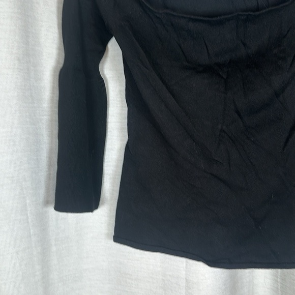 GUESS TOP SIZE(S) - Picture 2 of 6